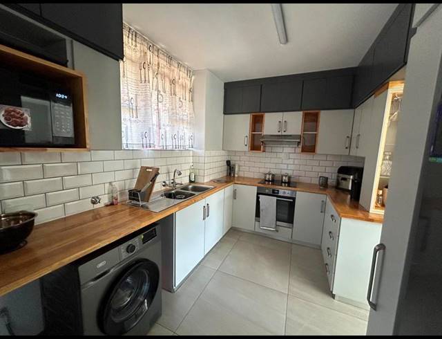 2 BEDROOM APARTMENT FOR SALE IN ZWARTKOP